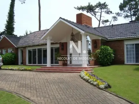 Hermosa casa en venta de 5 dormitorios.