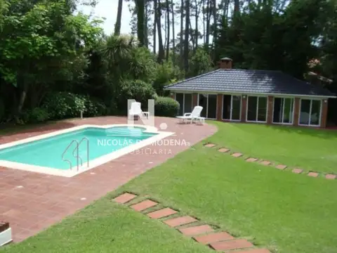 Casa 6 ambientes con 4 baños