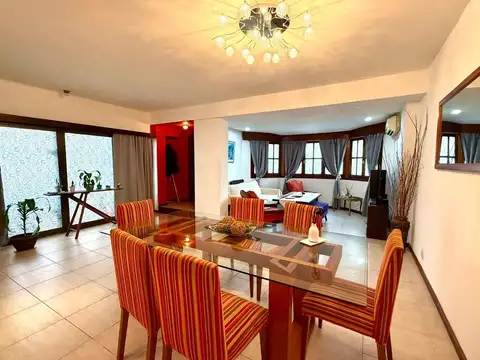 Venta Casa 4 amb quincho pileta Olivos PERMUTA