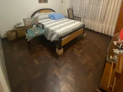 Av Castañares 6300, Piso PB