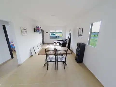 Casa 4 ambientes con 1 baño