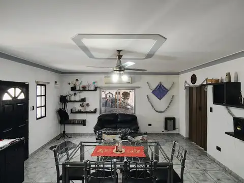 Casa 3 ambientes con 1 baño
