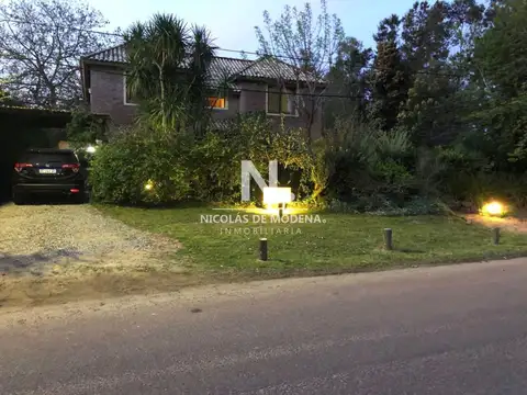Buena casa con Pileta y Parrillero en La Barra en alquiler temporal.