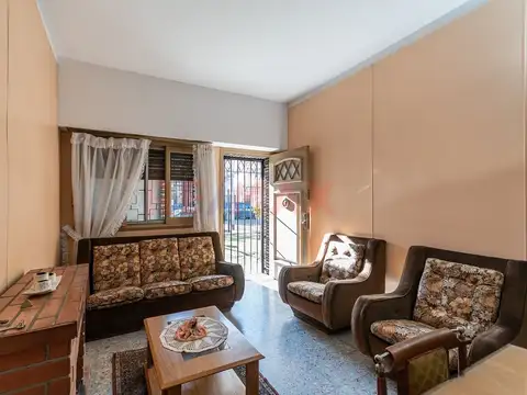 Casa con Jardin y cochera en Villa Lugano