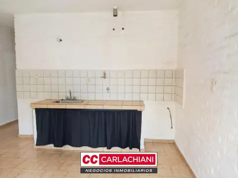 Casa 2 ambientes con 1 baño