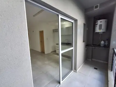 Departamento en Alquiler en Chilavert, $ 500.000