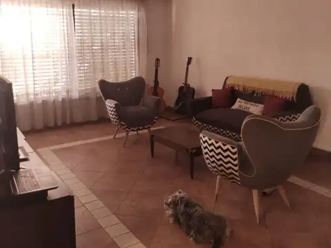 Casa en Alquiler en Ramos Mejia, $ 1.300.000