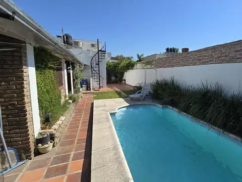 Casa en venta en la florida - 3 dormitorios - Pileta