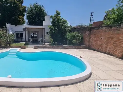 Casa en venta Apta crédito Bancario! en Manuel Alberti, calle Los Sauces, Pilar.