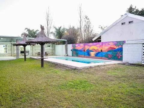 CASA EN VENTA CON PILETA EN ANDINO