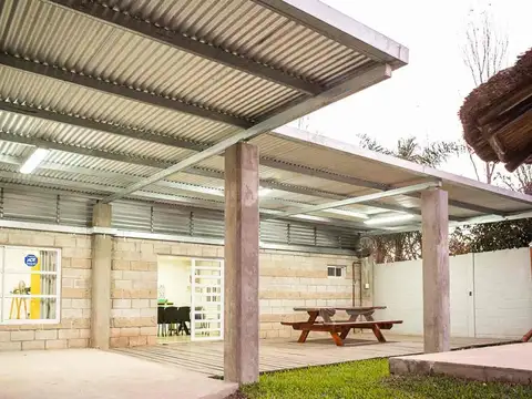 CASA EN VENTA CON PILETA EN ANDINO