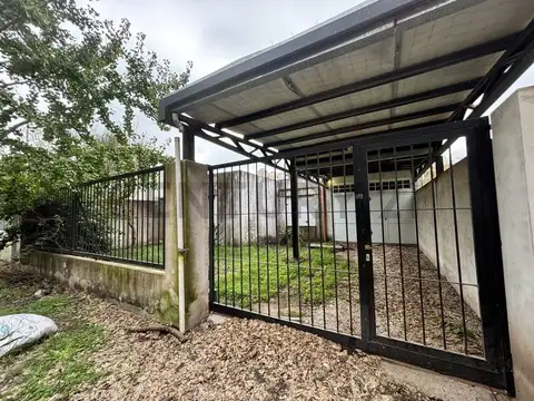 CASA EN IBARLUCEA, QUINCHO Y PILETA