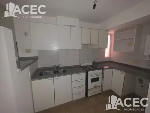 Departamento en Alquiler en Republica De La Sexta, $ 450.000
