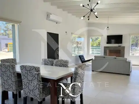 Casa en Venta en Costa Esmeralda 4 amb fondo libre