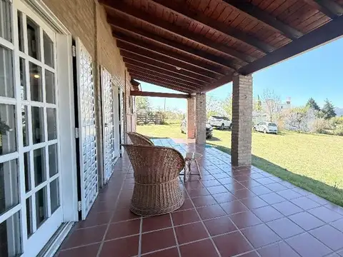 Casa 2 ambientes con 1 baño