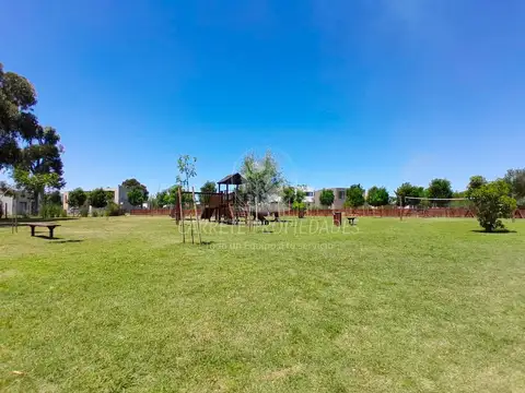 Terreno / Lote en venta de 477m2. Barrio Santo Tomas. Pilar 100