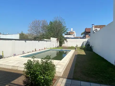 Casa en Venta en Villa Luzuriaga, USD 400.000