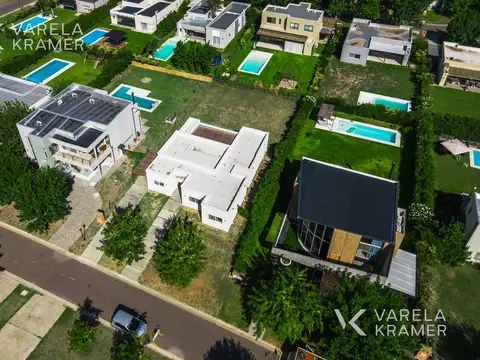 Casa en Venta en Pilar del Este - Santa Guadalupe, USD 220.000