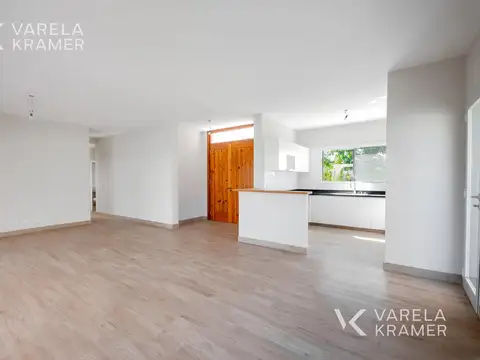 Casa 4 ambientes con 3 baños