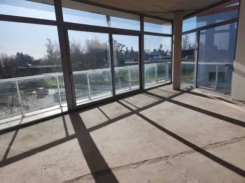 Oficina en Venta en Pilar Centro, USD 1