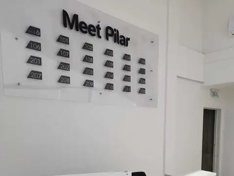 Oficina en Venta en Pilar Centro, USD 1