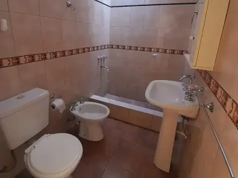 Depto Tipo Casa en Alquiler en Centro, $ 740.000
