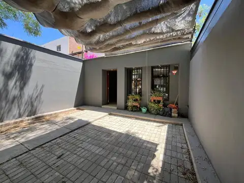 Joaquín V. González 300