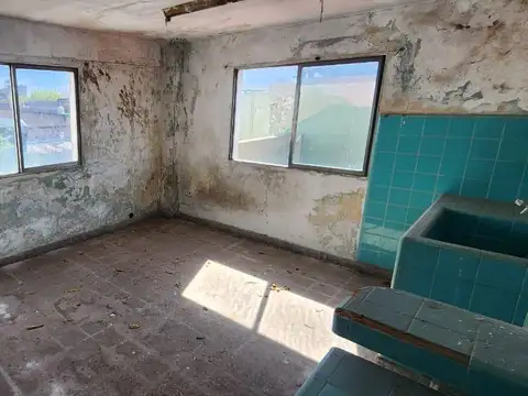 Casa 5 ambientes con 2 baños