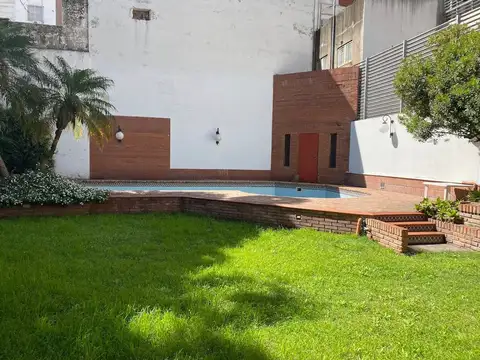Venta Casa c/Jardín y Pileta en B°Martin