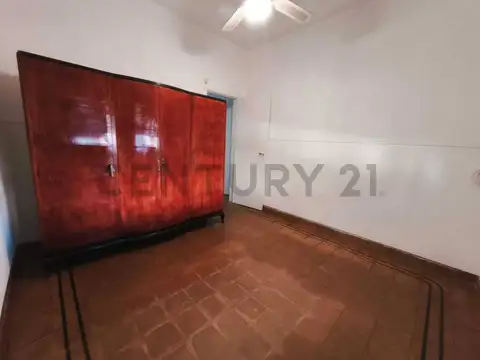 Casa en Alquiler con 1 cochera