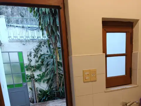 Casa 5 ambientes con 1 baño
