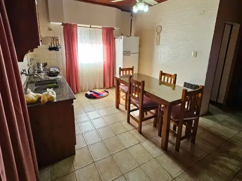 Casa 5 ambientes con 1 baño