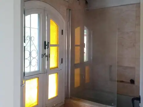 Casa en Alquiler con 1 cochera