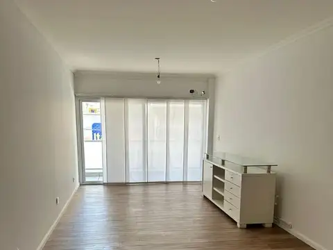 Villa del Parque 3 amb. c/balcon al frente