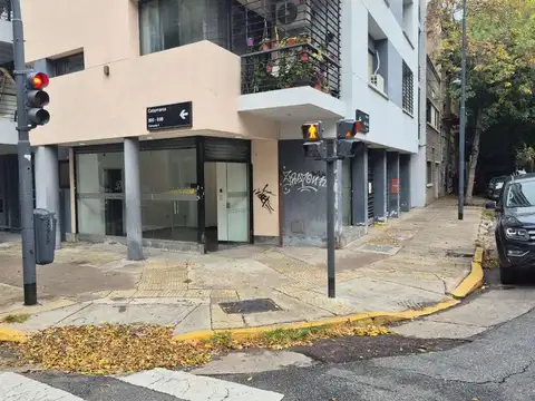 ALQUILER COMERCIAL EN ESQUINA - BALVANERA
