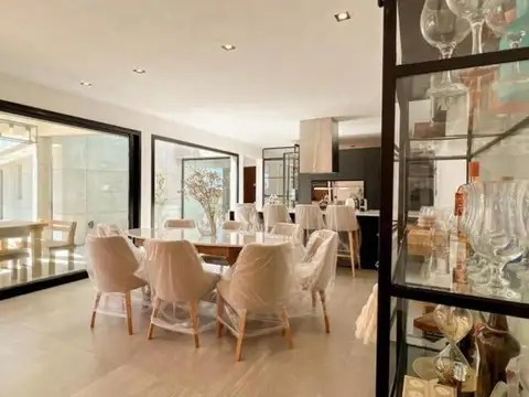 Casa 4 ambientes con 4 baños