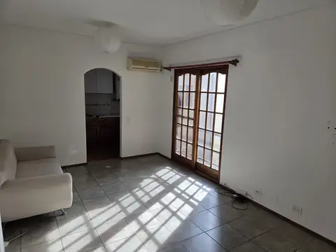 Departamento en Alquiler en Olivos Vias/Maipu, $ 530.000