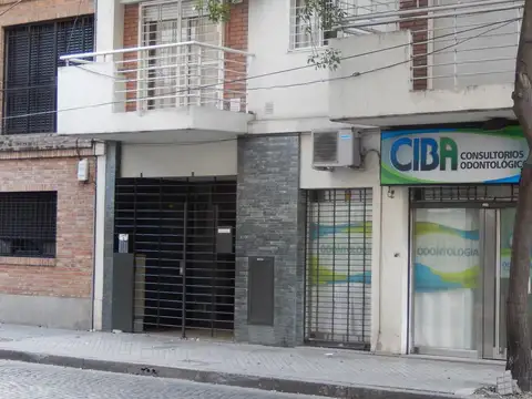 Excelente local céntrico. Doble ingreso. Oportunidad