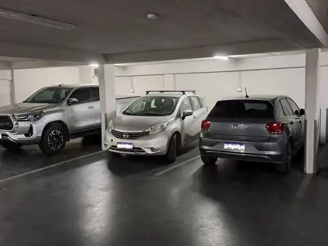 VENTA - COCHERA FIJA CUBIERTA - V URQUIZA