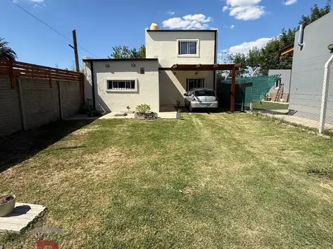¡VENDE! Casa en calle 609 y 5 bis - Barrio Privado Santa Elena