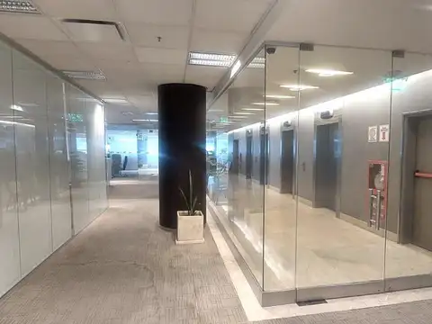 Oficina en Alquiler con 15 cocheras