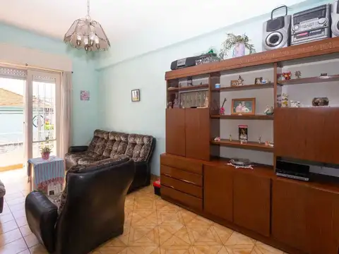 Depto Tipo Casa en Venta de 4 ambientes