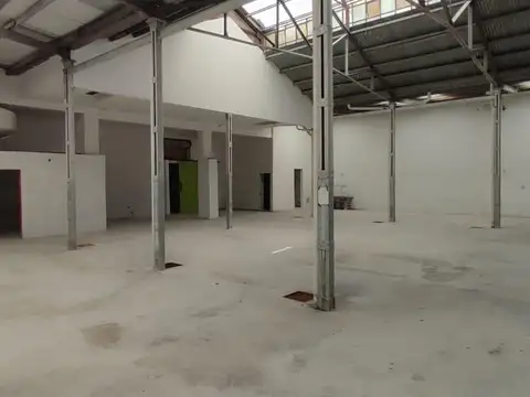 Galpón / Depósito / Local de 400 m² en San Telmo Alquiler
