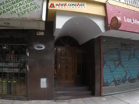 2 AMBIENTES AL FRENTE CON BALCON, UNA CUADRA DE LA ESTACION