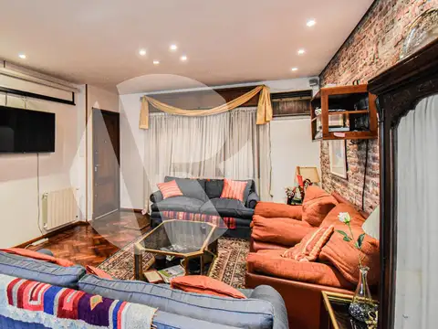 Depto Tipo Casa en Venta de 5 ambientes