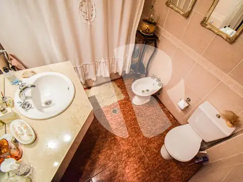 Depto Tipo Casa en Venta con 1 cocheras