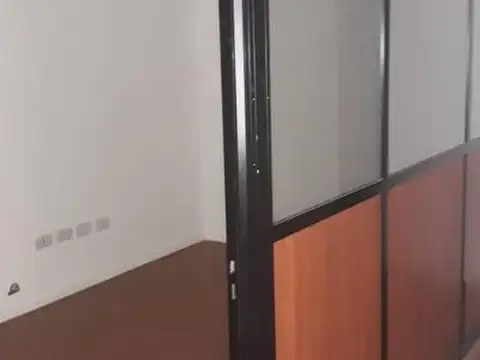 Oficina 3 ambientes con 1 baño