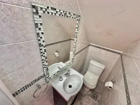 Casa en venta 3 amb con cochera, patio y parrilla!