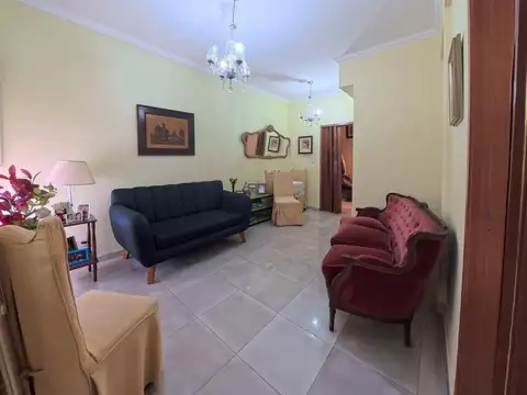Depto Tipo Casa en Venta con 1 cocheras