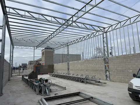 Galpon en Alquiler 30  mts Frente